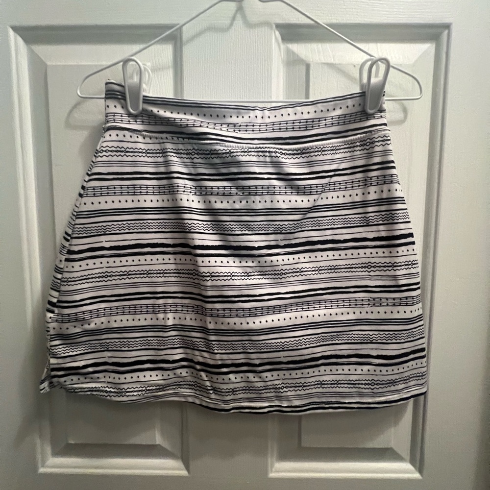 Lola Black and White A-Line Mini Swim Skirt - Picture 2 of 4